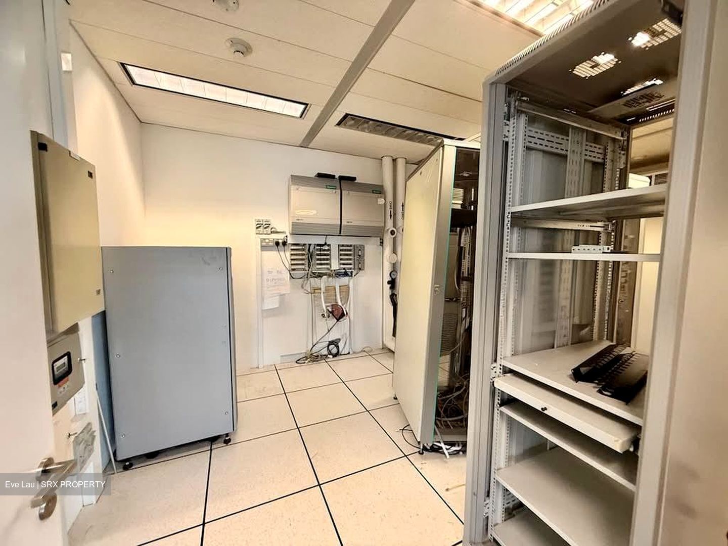 Gateway West (D7), Office #601939161